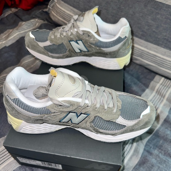 New Balance 2022 Protection Pack ‘Mirage Gray’ BRAND NEW Size 9 - Picture 4 of 8